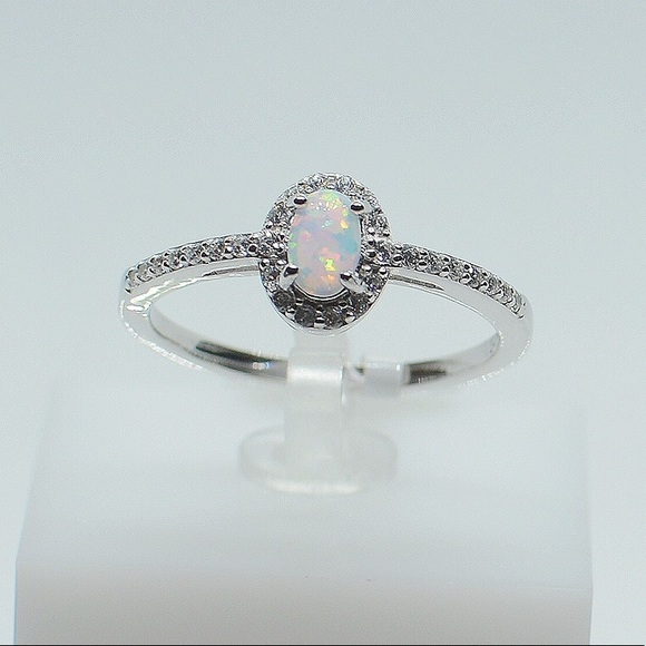 925 Sterling Silver White Opal Cubic Zirconia Ring - Picture 1 of 3